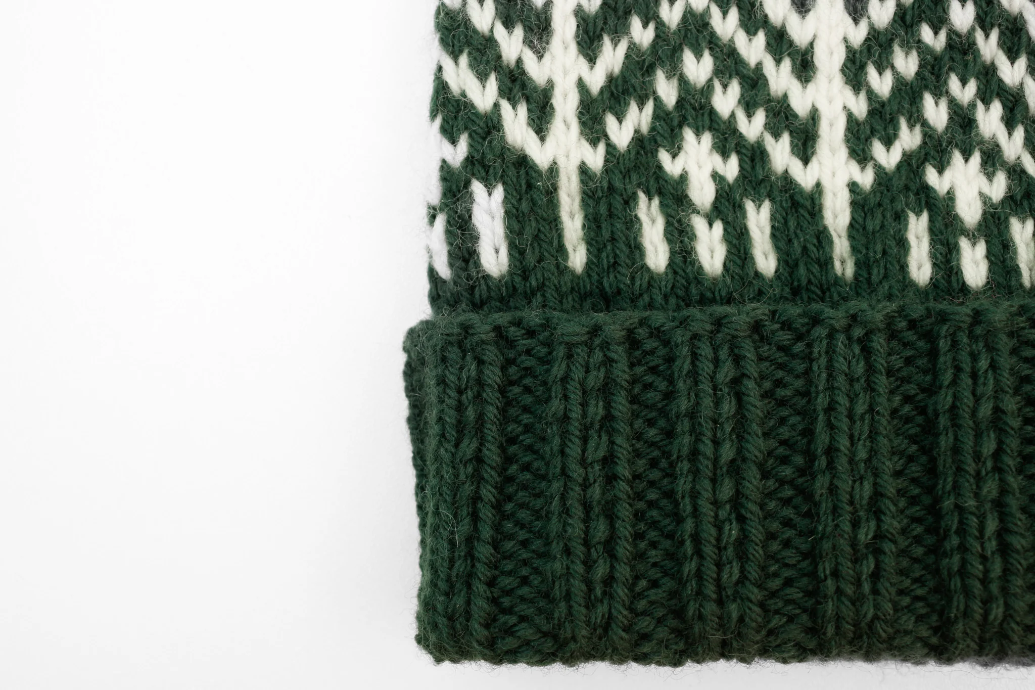 Beginner Colourwork Toque Kit in Peruvian - Image 10