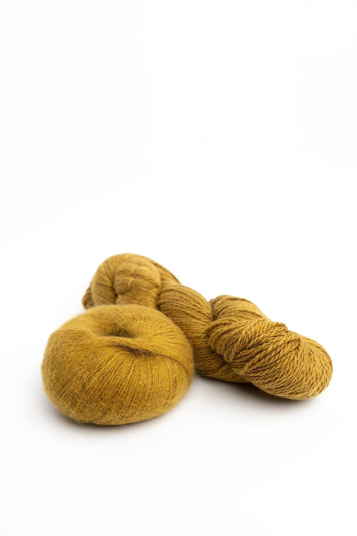Craigdarroch Cowl in Merino Yak and Berenice - Image 4