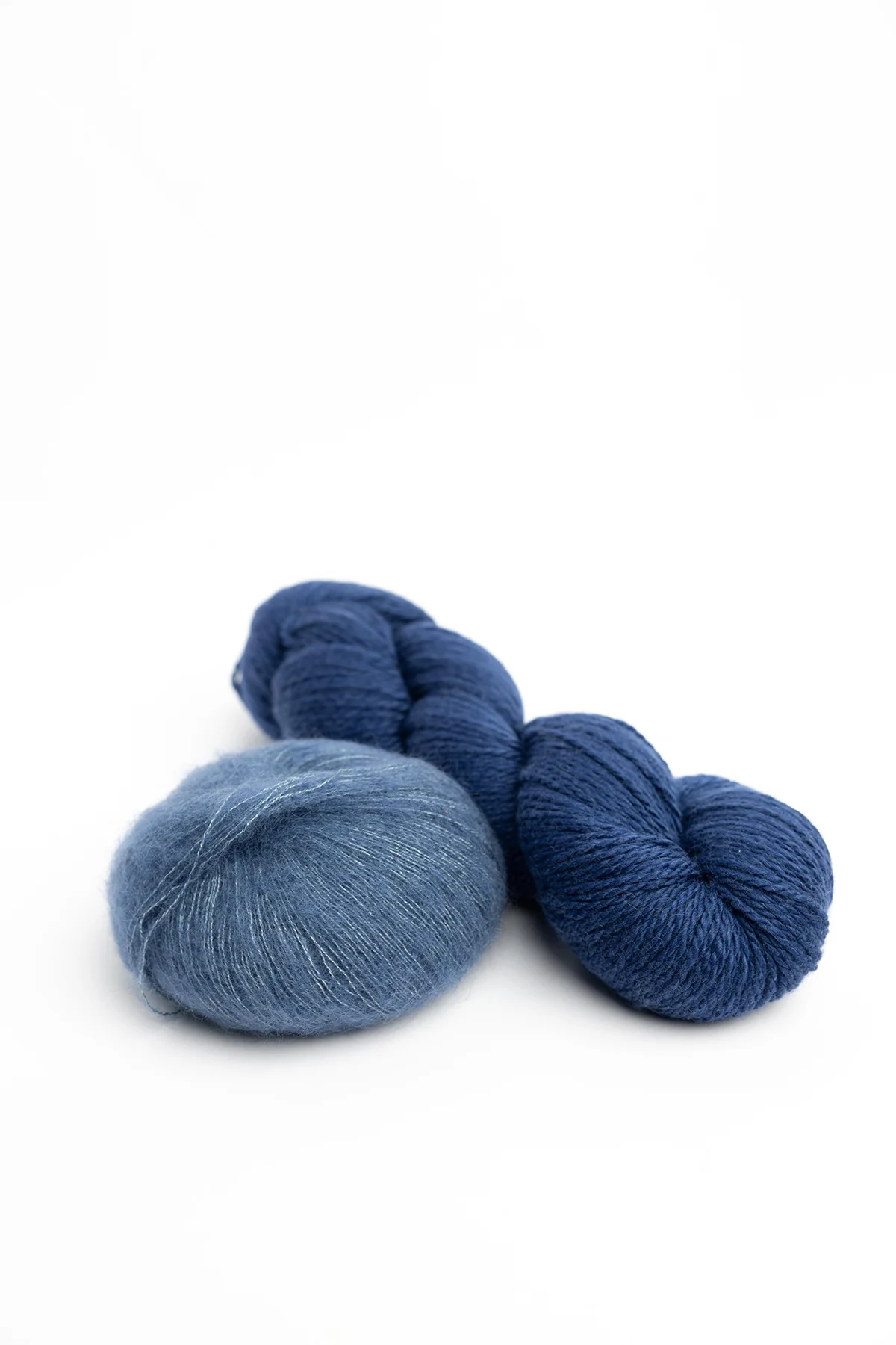Craigdarroch Cowl in Merino Yak and Berenice - Image 5