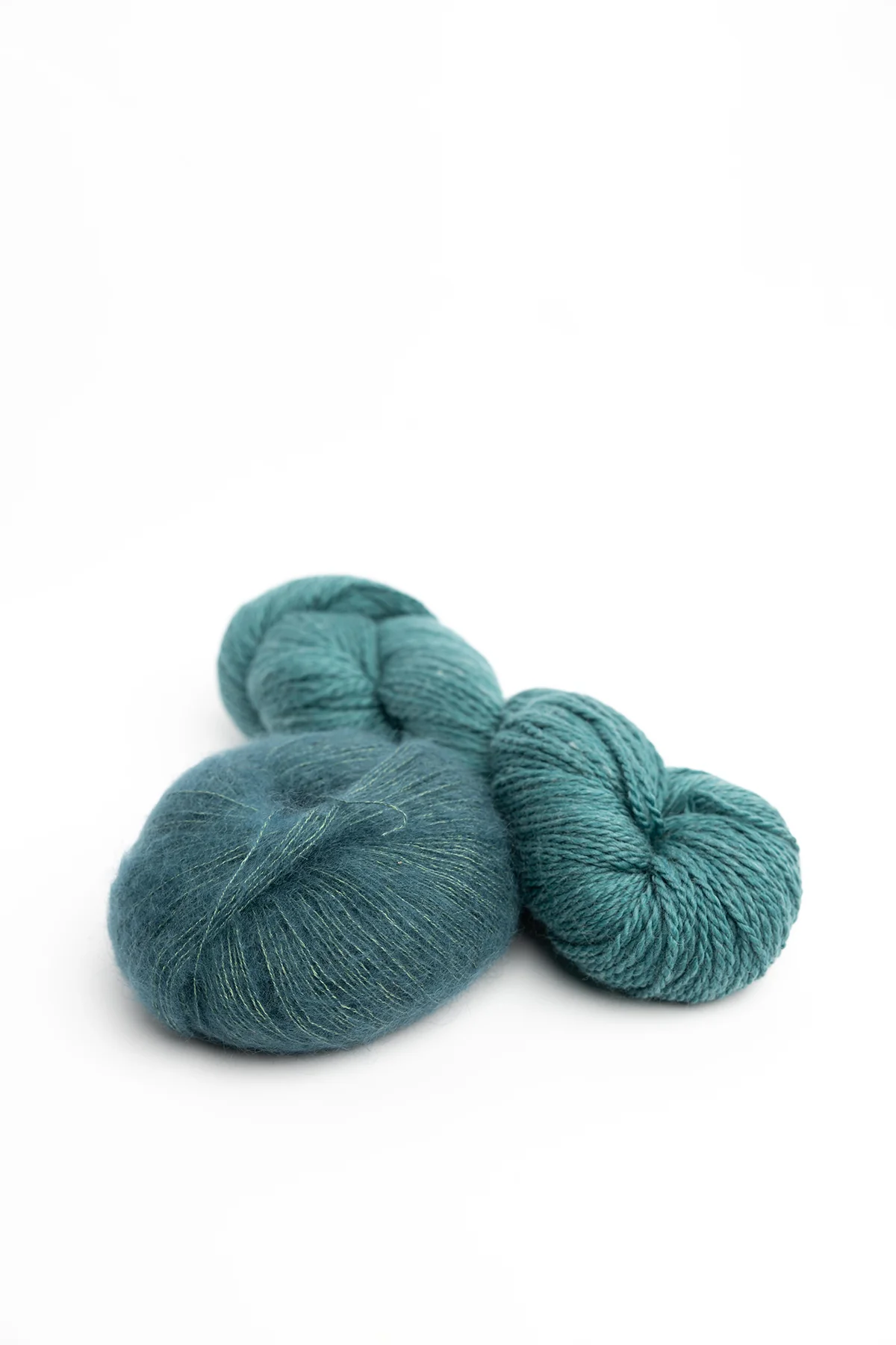 Craigdarroch Cowl in Merino Yak and Berenice - Image 6