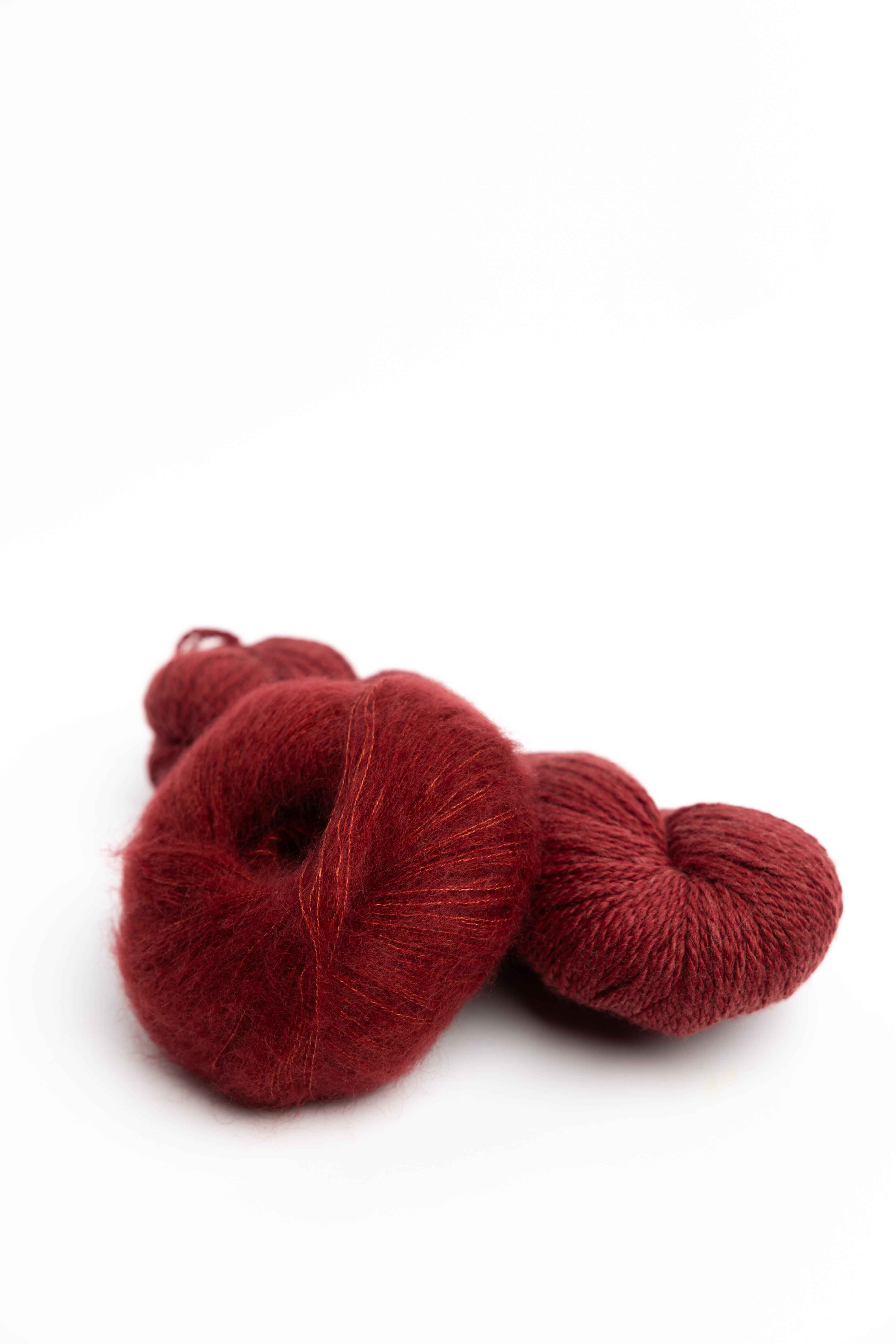 Craigdarroch Cowl in Merino Yak and Berenice - Image 7