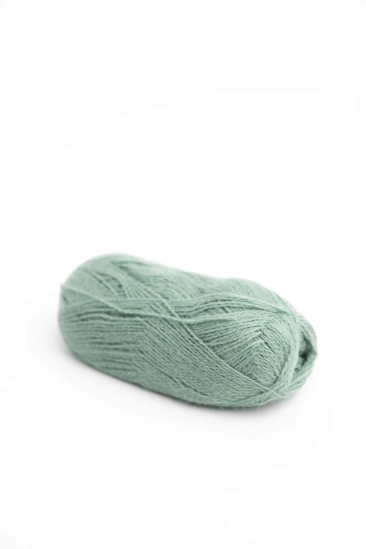 Featherlight Shawl Kit in Alva - Image 9